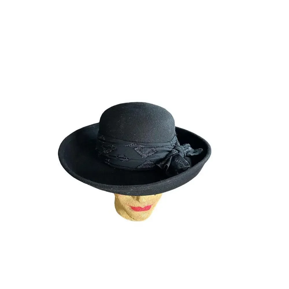 Woman’s black hat size medium Vintage Street Smart by Betmar Pure Wool Hat Black
